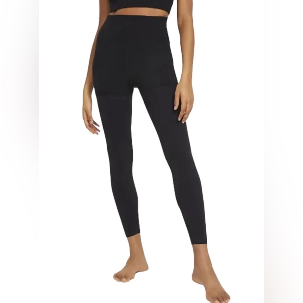 NWOT Nike Yoga Luxe High Rise 7/8 Length Skirted Pants Leggings M Black
